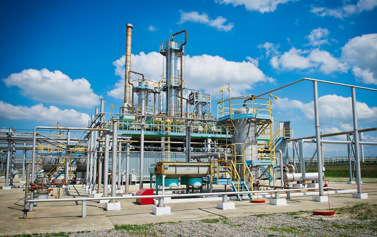 Ukraine Targets Russian Oil Refineries, Expert Says