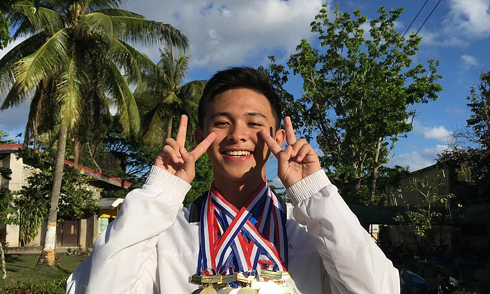 12 Years Old and Homeless, Filipino Man Conquers Adversity to Graduate from Top University