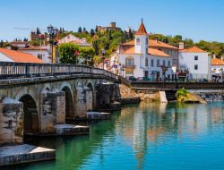 Europe’s Hidden Gem: A City with a Stunning Castle and Majestic Lake