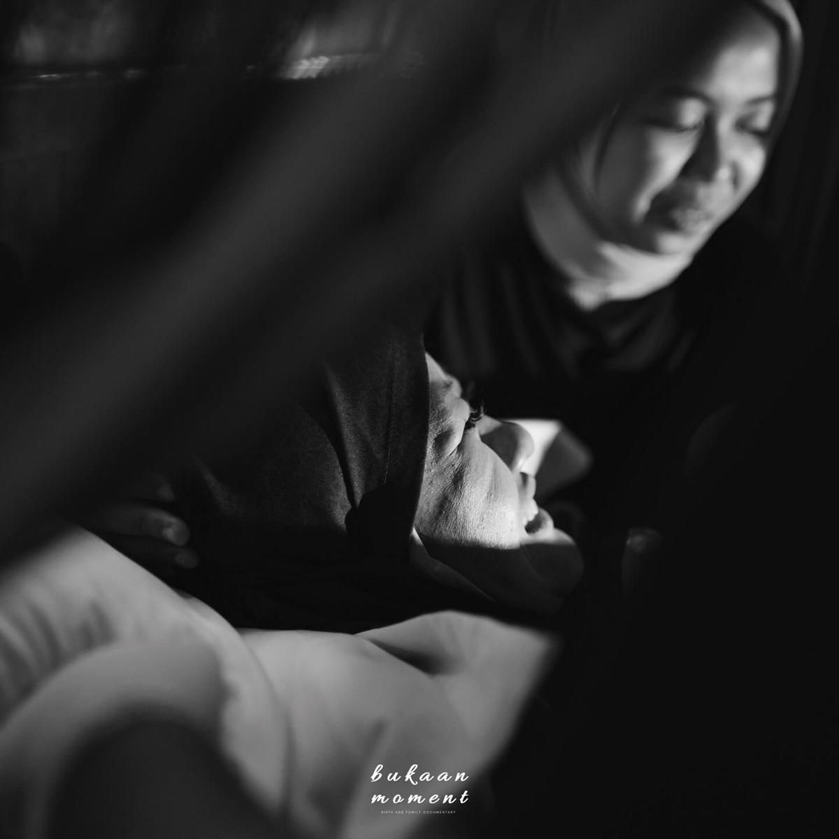 Momen Kelahiran Anak Pertama Fanny Kondoh, Pajang Foto Papa Udon