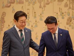 Editorial: Ethics Concerns Rise for Lee’s Ministers