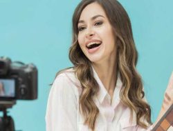 Langkah Makeup Alami untuk Tampil Sempurna di Rapat Online