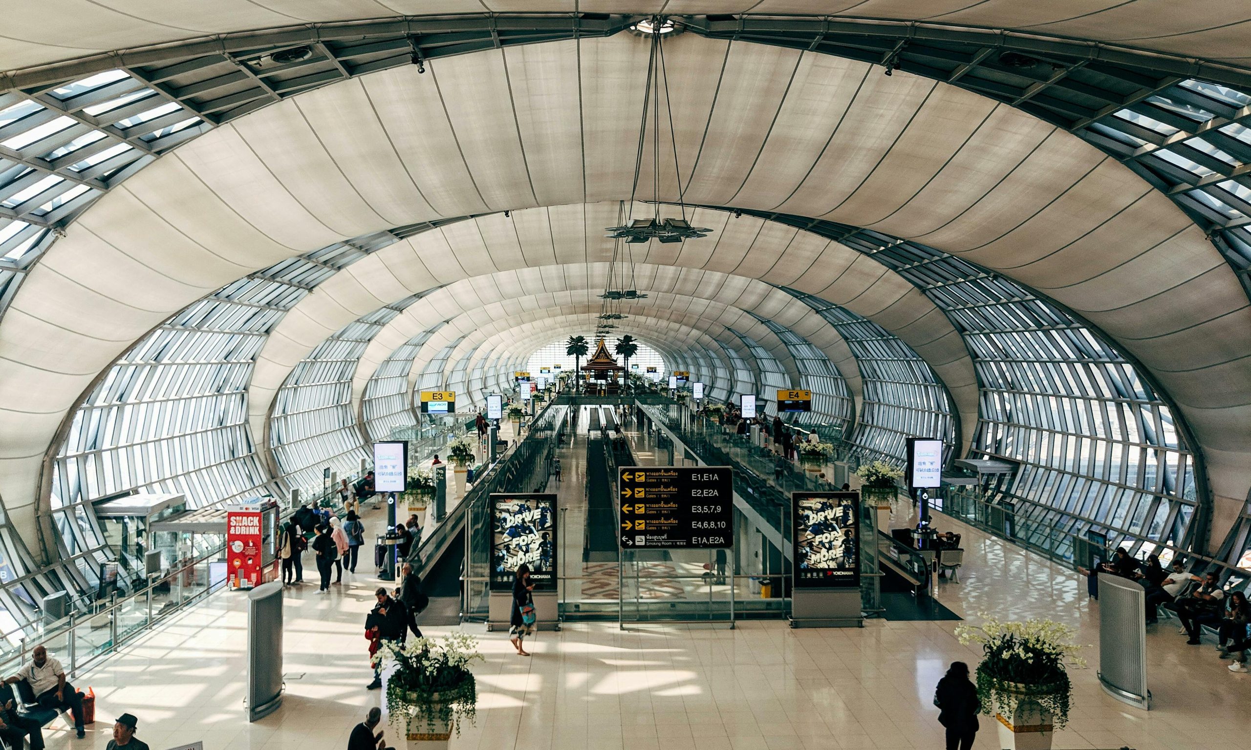 Fast-Track Lanes Open for Chinese Students’ Families in Thai Airports