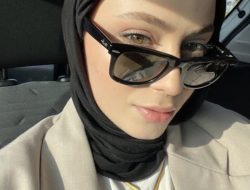 5 Model Kalung Emas Panjang untuk Wanita Berhijab 5 Model Kalung Emas Panjang untuk Wanita Berhijab