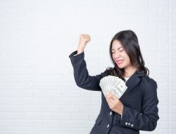 Dulu Miskin, Kini Kaya! 12 Weton Ini Jadi Kaya Raya Menurut Primbon Jawa Dulu Miskin, Kini Kaya! 12 Weton Ini Jadi Kaya Raya Menurut Primbon Jawa