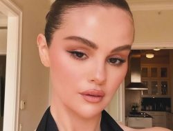 Tips Combo Lipstik ala Artis Hollywood Selena Gomez, Bibir Sehat dan Segar Tips Combo Lipstik ala Artis Hollywood Selena Gomez, Bibir Sehat dan Segar