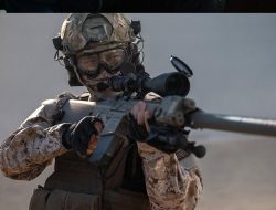 7 Kali Kim Nam Gil Jadi Penembak Jitu di Drakor Trigger 7 Kali Kim Nam Gil Jadi Penembak Jitu di Drakor Trigger