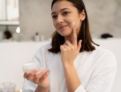 4 Pemula Wajib Coba, Pelembap Retinol Ini Lawan Tanda-Tanda Penuaan!