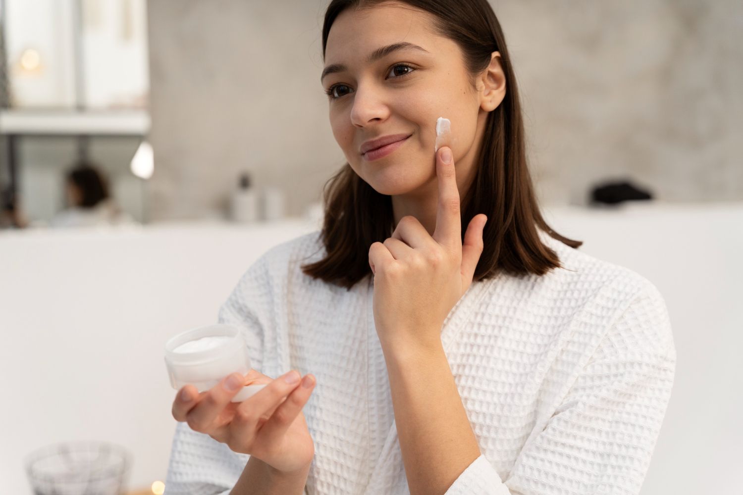 4 Pemula Wajib Coba, Pelembap Retinol Ini Lawan Tanda-Tanda Penuaan!