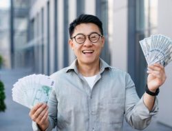Gaji Berdigit! 7 Weton Ini Mulai Kaya Setelah Karier Mejadi Makin Baik Gaji Berdigit! 7 Weton Ini Mulai Kaya Setelah Karier Mejadi Makin Baik