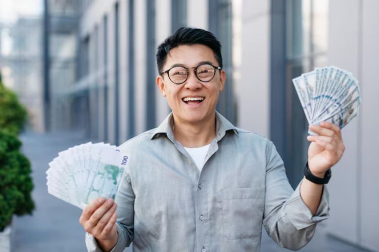 Gaji Berdigit! 7 Weton Ini Mulai Kaya Setelah Karier Mejadi Makin Baik