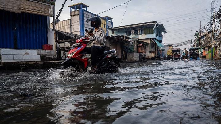 Efek Perigee: Wilayah Terancam Banjir Rob 15-22 Juli 2025