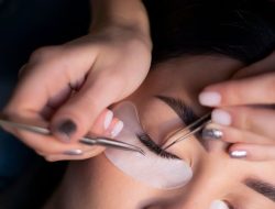Kebiasaan Skincare yang Merusak Bulu Mata, Ini Cara Aman Menggunakan Produk di Area Mata! Kebiasaan Skincare yang Merusak Bulu Mata, Ini Cara Aman Menggunakan Produk di Area Mata!