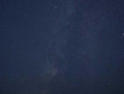 Cara Menyaksikan Puncak Hujan Meteor Delta Aquariids 2025