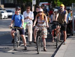 Cyclists to Outpace Drivers in London, Charted Evidence