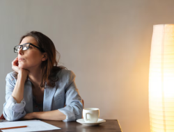 Mudah Tenggelam dalam Pikiran, 5 Zodiak Ini Dikenal Overthinking Mudah Tenggelam dalam Pikiran, 5 Zodiak Ini Dikenal Overthinking