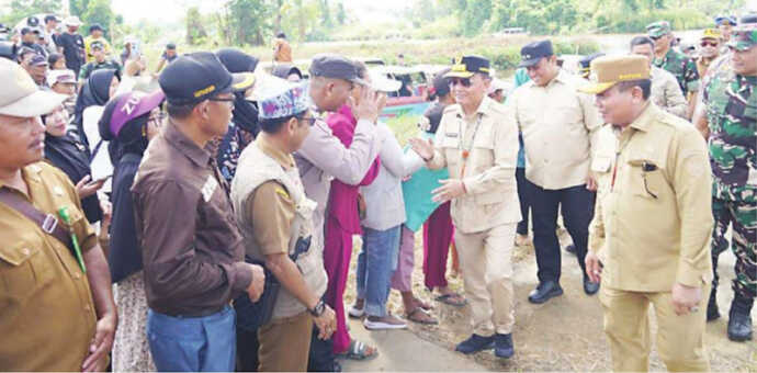 Buka Akses Jalan Darat Terusan dan Batanjung
