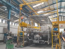 Ternyata Ini Kerasnya Proses Pembuatan Karoseri Bus Laksana