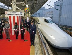 Opsi Kereta Cepat Jakarta-Surabaya: Maglev Shanghai atau Shinkansen?