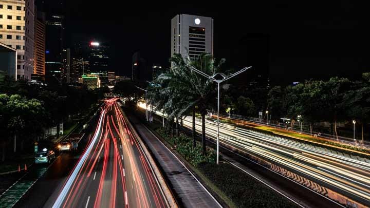 Aturan Penggunaan Lampu Kendaraan yang Wajib Diketahui