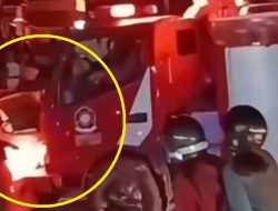 Kericuhan Truk Pemadam Dorong LCGC, Damkar Balikpapan Tunggu Pengemudi Muncul