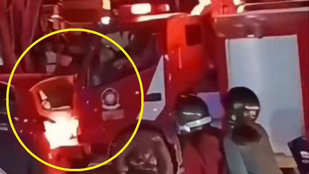 Kericuhan Truk Pemadam Dorong LCGC, Damkar Balikpapan Tunggu Pengemudi Muncul