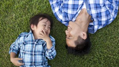 Tips Parenting: Manfaat Kehadiran Ayah Saat Antar Anak ke Sekolah
