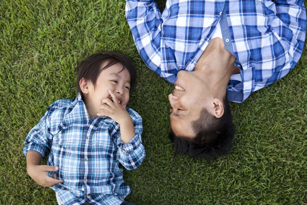 Tips Parenting: Manfaat Kehadiran Ayah Saat Antar Anak ke Sekolah