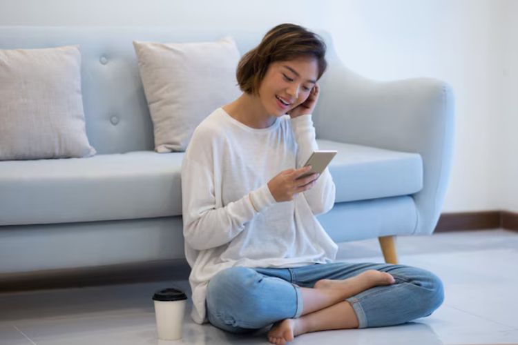 Orang yang Lebih Suka Menjaga Privasi Daripada Membagikannya di Media Sosial Biasanya Punya 8 Kebiasaan Ini, Menurut Psikologi