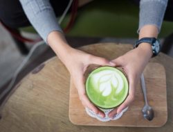 5 Mitos Seputar Matcha, Bisa Bakar Lemak Instan? 5 Mitos Seputar Matcha, Bisa Bakar Lemak Instan?