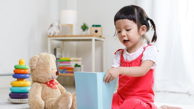 15 Hadiah Bermanfaat untuk Anak Perempuan 3 Tahun