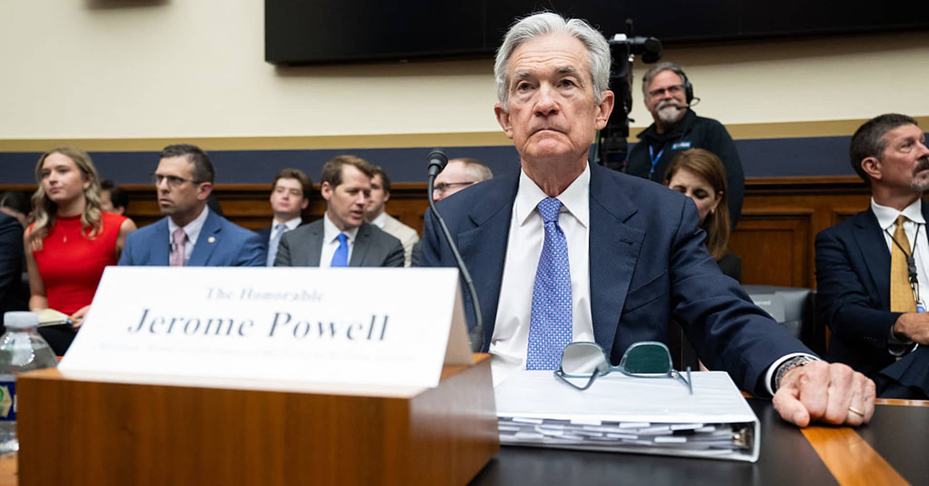 Trump Says Firing Powell ‘Highly Unlikely’