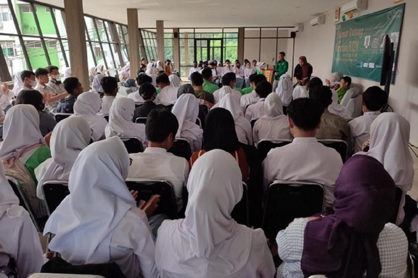 DPRD Jakarta: Madrasah Juga Harus Gratis