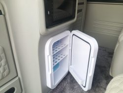 Butuh Biaya Ini untuk Tambah TV dan Kulkas di Mobil Pribadi?