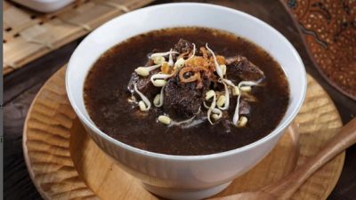 Cara Mudah Membuat Rawon Daging Khas Surabaya dengan Kluwek Berkualitas