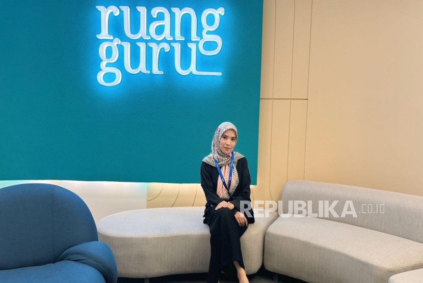 Peluang Karier Tak Terbatas! Almira Buktikan Langkahnya di Cyber University