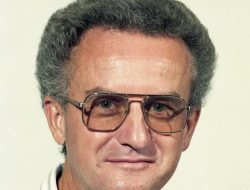 Former 4-H University Leader Honored in Florida 4-H Hall of Fame Former 4-H University Leader Honored in Florida 4-H Hall of Fame
