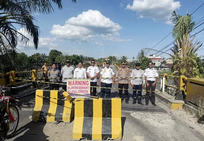 Jembatan Sungai Rokan Tutup, Ini Jadwal Buka-Tutup untuk Pengendara Roda Dua
