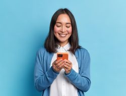 7 Perilaku Sosial yang Menarik di Media Sosial Menurut Psikologi 7 Perilaku Sosial yang Menarik di Media Sosial Menurut Psikologi