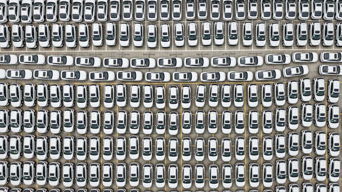 China Cracks Down on ‘Irrational Competition’ Amid Ongoing EV Price War