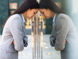 Bukan Bodoh, Tapi 7 Kebiasaan Ini yang Membuat Banyak Wanita Gagal Meraih Kesuksesan Bukan Bodoh, Tapi 7 Kebiasaan Ini yang Membuat Banyak Wanita Gagal Meraih Kesuksesan