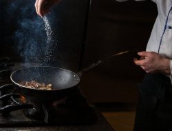 Cara Sederhana Mengurangi Rasa Asin dalam Masakan Cara Sederhana Mengurangi Rasa Asin dalam Masakan
