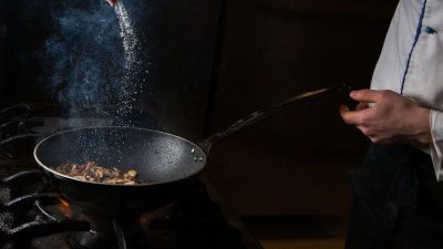 Cara Sederhana Mengurangi Rasa Asin dalam Masakan
