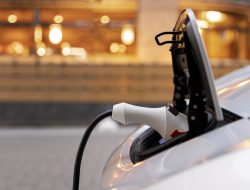 Tips Merawat Mobil Listrik untuk Performa Maksimal, Baterai Paling Penting