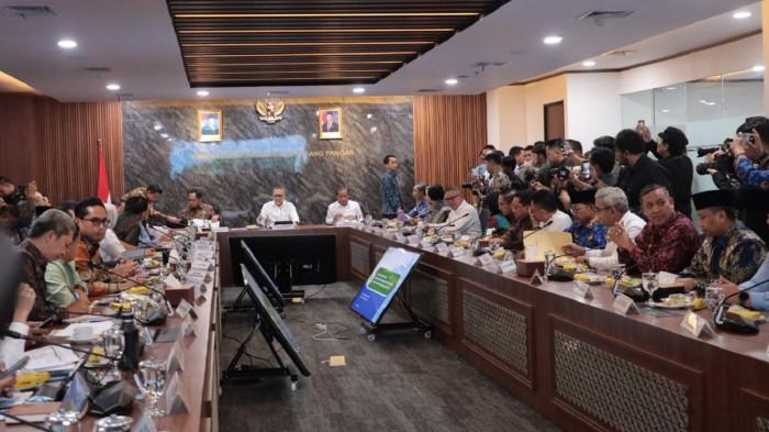 Hadir dalam Rakor Terbatas, Wali Kota Bekasi Siap Terapkan Teknologi Pengolahan Sampah