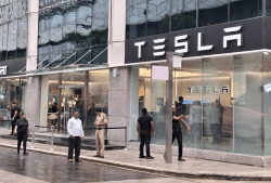 Tesla for Rs 5 Lakh? Unlikely LinkedIn Tip on Co-Ownings New EVs