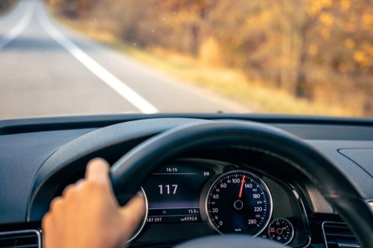 Tantangan Berkendara di Indonesia: 4 Masalah yang Harus Diketahui Pengemudi