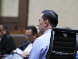 Eks Menteri Tom Lembong Hadapi Pembacaan Vonis Hakim Pukul 12 Siang, 18 Juli 2025, Terkait Kasus Korupsi Impor Gula Eks Menteri Tom Lembong Hadapi Pembacaan Vonis Hakim Pukul 12 Siang, 18 Juli 2025, Terkait Kasus Korupsi Impor Gula