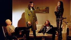 Wolf Alice Bawa Ketenangan di Sofa