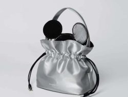 5 Brand Tas Serut Perempuan Korea, Modis dan Trendi!